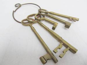 lot 27 image: Set of Large Solid Brass Jail Guard Style Keys