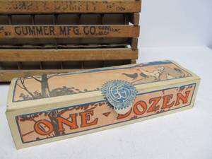 lot 33 image: Antique Primitive HUMPTY DUMPTY Egg Crate & Old Vintage Egg Carton
