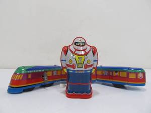 lot 115 image: 2 Vintage Style SCHYLLING Tin Toys