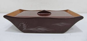 lot 117 image: Very Nice Vintage 1940s Japanese Bakelite Lidded Box