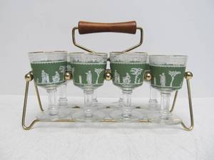 lot 137 image: Set of 8 Mid Century Cordial Glasses WStand