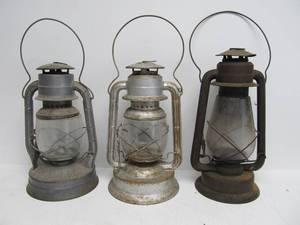 lot 140 image: Lot of 3 Old Vintage Dietz Lanterns