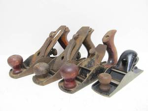 lot 148 image: 4 Antique Woodworking Planes