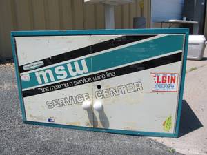 lot 247 image: Vintage Service Station Metal Advertising Cabinet