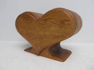 lot 91 image: Nice Quality Larger Size Solid Oak Heart Shaped Bandsaw Box wDrawer