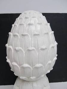 lot 78 image: Large White Ceramic Pineapple Finial Decor Piece