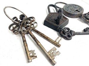 lot 54 image: 3 Sets of Large Decorative Metal Keys