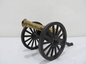 lot 181 image: Vintage Brass Display Cannon
