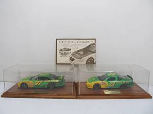 lot 250 image: 2 JOHN DEERE Diecast Metal Race Cars
