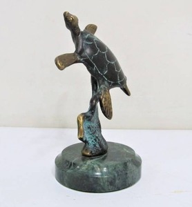 lot 274 image: Solid Bronze SPI Sea Turtle Statue on Marble Base