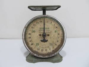 lot 282 image: Antique Universal Kitchen Scale From Landers, Frary & Clark