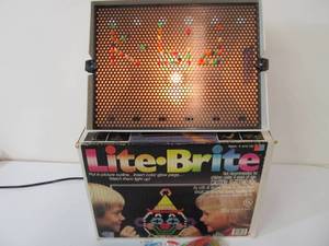 lot 286 image: Working Vintage LITE BRITE wOriginal Box & Pegs