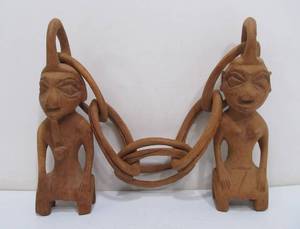 lot 301 image: Vintage Hand Carved Figural African Marriage Ritual Chain