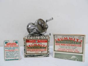 lot 316 image: Antique PFLUEGER Summit Fishing Reel wOriginal Box