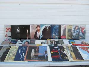 lot 353 image: Lot of Approx 50 Assorted Vintage Vinyl Records #1