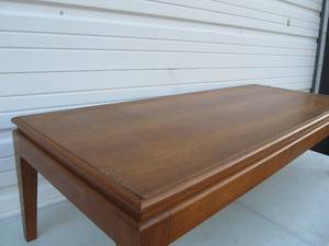 lot 7 image: Mid Century Solid Teak Coffee Table
