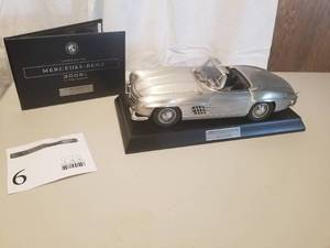 lot 6 image: 112 Scale Mercedes-Benz 300SL Roadster #9851000 Limited Edition Fine Pewter Replica Model by Franklin Mint