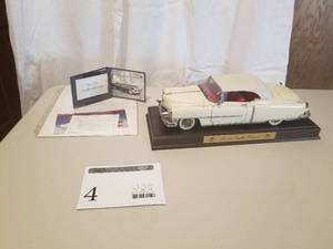 lot 4 image: 1953 Cadillac Eldorado Convertible Die-cast Metal Replica Model by Franklin Mint