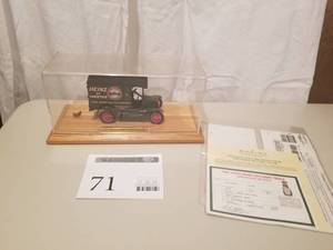lot 71 image: 124 Scale 1925 Ford Model T Panel Delivery Truck Die-cast Metal Replica Model by Franklin Mint