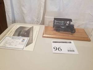 lot 96 image: 124 Scale 1925 Ford Model T Panel Delivery Truck Die-cast Metal Replica Model by Danbury Mint