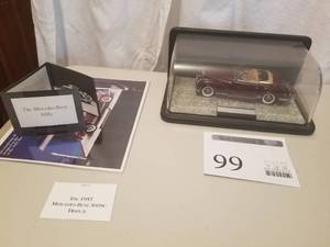 lot 99 image: 124 Scale 1957 Mercedes-Benz 300 SC Convertible Die-cast Metal Replica Model by Franklin Mint
