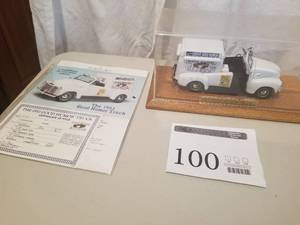 lot 100 image: 124 Scale 1953 Chevrolet 3100 Half-Ton Delivery Truck Die-cast Metal Replica Model by Franklin Mint