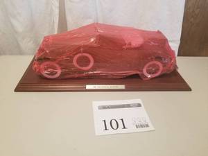 lot 101 image: 124 Scale 1930 Cadillac Roadster Die-cast Metal Replica Model