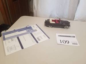 lot 109 image: 124 Scale 1941 Lincoln Continental Mark I Cabriolet Convertible Die-cast Metal Replica Model by Franklin Mint