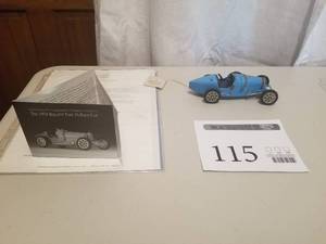lot 115 image: 124 Scale 1924 Buggati Type 35 Race Car Die-cast Metal Replica Model by Franklin Mint
