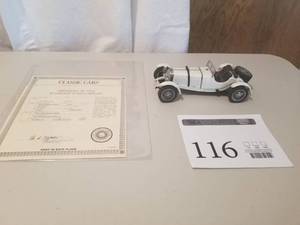 lot 116 image: 124 Scale 1931 Mercedes-Benz SSKL Roadster Die-cast Metal Replica Model by Danbury Mint