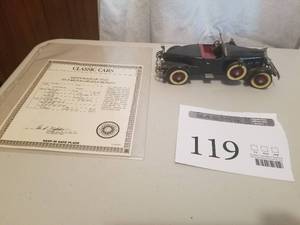 lot 119 image: 124 Scale 1927 Stutz Black Hawk Speedster Die-cast Metal Replica Model by Danbury Mint