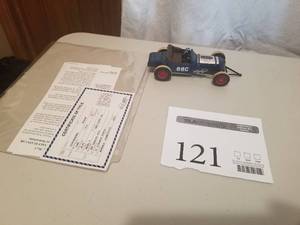 lot 121 image: 124 Scale 1925 Ford Model T Salt Flats Race Car Die-cast Metal Replica Model by Danbury Mint