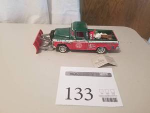 lot 133 image: 124 Scale 2003 Chevrolet Cameo Pickup Truck Die-cast Metal Replica Model by Franklin Mint