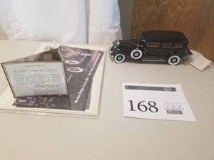 lot 168 image: 124 Scale 1930 Cadillac V-16 452 Imperial Sedan Die-cast Metal Replica Model by Franklin Mint