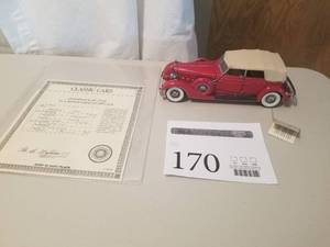 lot 170 image: 124 Scale 1934 Packard V-12 LeBaron Speedster Die-cast Metal Replica Model by Danbury Mint