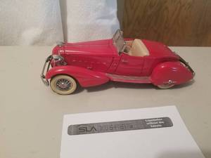 lot 174 image: 124 Scale 1934 Packard V-12 Phaeton Die-cast Metal Replica Model by Danbury Mint