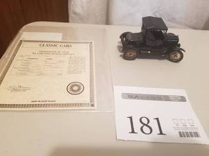 lot 181 image: 124 Scale 1925 Ford Model T Runabout Roadster Die-cast Metal Replica Model by Danbury Mint