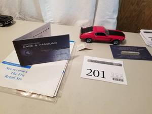 lot 201 image: 124 Scale 1969 Ford Mustang Boss 302 Fastback Limited Edition Die-cast Metal Replica Model by Franklin Mint