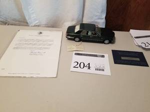 lot 204 image: 124 Scale 1998 Bentley Arnage Sedan Die-cast Metal Replica Model by Franklin Mint