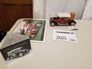 lot 205 image: 124 Scale 1910 Rolls-Royce Balloon Roadster Die-cast Metal Replica Model by Franklin Mint