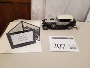 lot 207 image: 124 Scale 1925 Rolls-Royce Silver Ghost Phaeton Die-cast Metal Replica Model by Franklin Mint