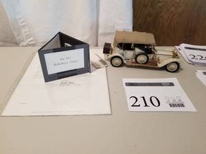 lot 210 image: 124 Scale 1911 Rolls-Royce Tourer Phaeton Die-cast Metal Replica Model by Franklin Mint