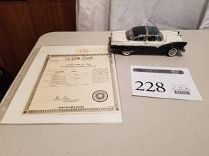 lot 228 image: 124 Scale 1955 Ford Crown Victoria Sedan Die-cast Metal Replica Model by Danbury Mint