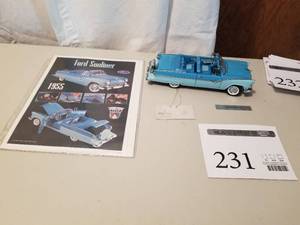lot 231 image: 124 Scale 1955 Ford Fairlane Sunliner Convertible Die-cast Metal Replica Model by Franklin Mint