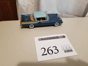 lot 263 image: 124 Scale Packard Coupe Die-cast Metal Replica Model