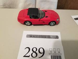lot 289 image: 124 Scale 1996 Dodge Viper Convertible Die-cast Metal Replica Model by Collectors Guild