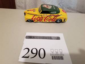 lot 290 image: 124 Scale Custom Convertible Die-cast Metal Replica Model by Danbury Mint