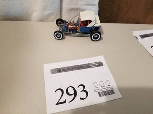 lot 293 image: 124 Scale 1922 Ford T-Bucket Hot Rod Roadster Pickup Die-cast Metal Replica Model by Danbury Mint