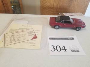 lot 304 image: 124 Scale 1969 Chevrolet Camaro SS Coupe Die-cast Metal Replica Model