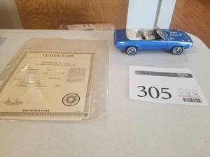 lot 305 image: 124 Scale 1969 Chevrolet Camaro SSRS Coupe Die-cast Metal Replica Model by Danbury Mint